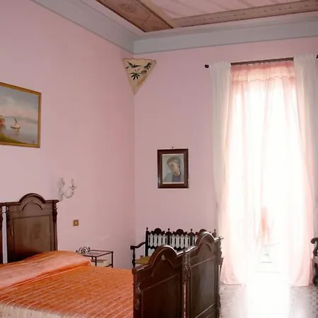 Domus Cicerone Bed & Breakfast