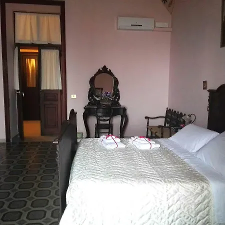 Domus Cicerone Bed & Breakfast